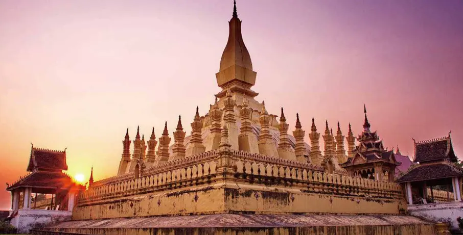 Patuxai landmark view
